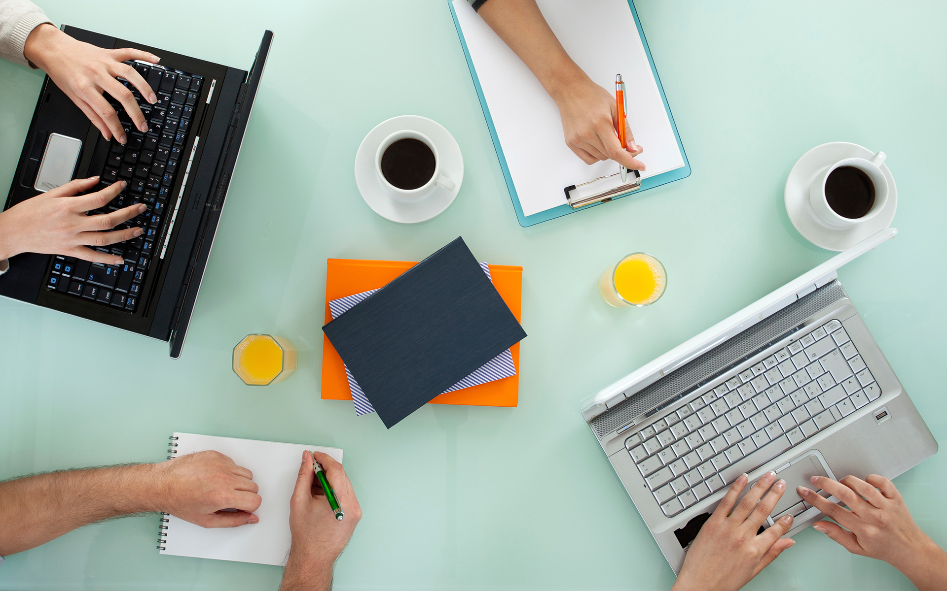 full-banner-desk-share